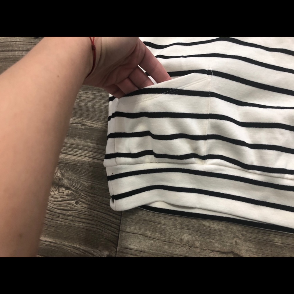 SALE! ❤️Jane and Delancey women striped sweater - Picture 4 of 6